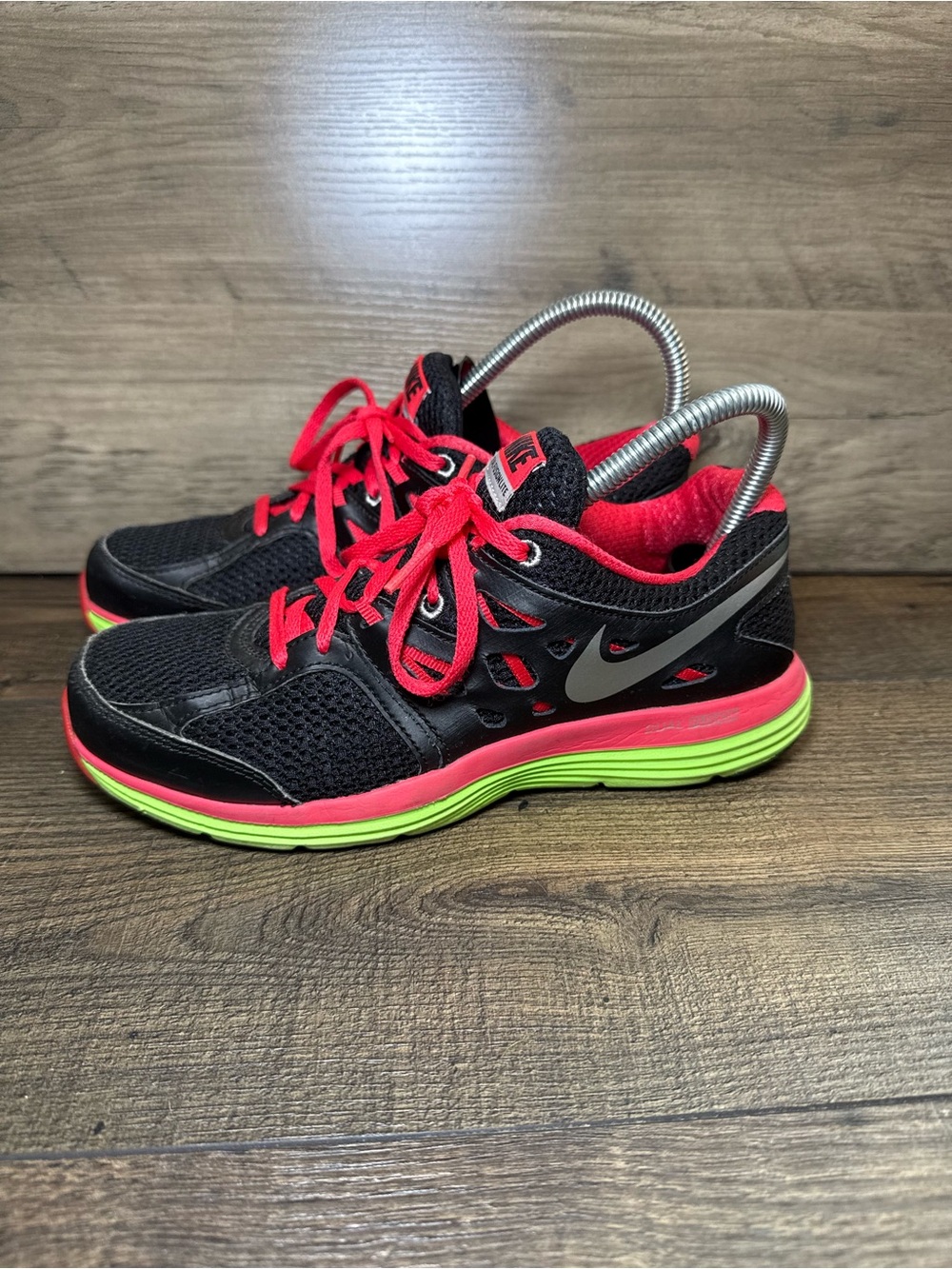 Nike Women's Dual Fusion Lite Running Black Neon Shoes Sneakers Size 7